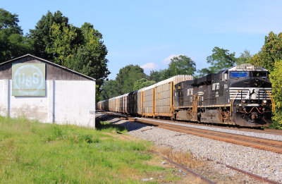 Southbound rack train 285 sprints down #1 track through Science Hill