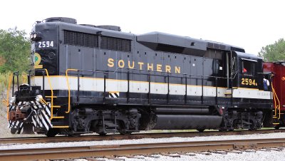 Southern GP30 #2594 