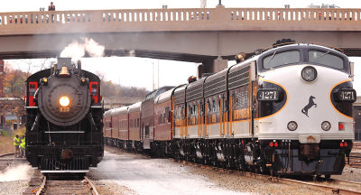630 and the NS F units sit side by side in front of the Knoxville Station 