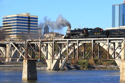 630 crosses the K&A bridge in Knoxville 
