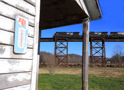 Have a GE and a RC Cola...NS 224 at Southfork KY 