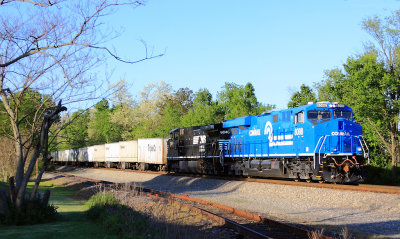 Conrail 8098 leads NS 251 at Burgin, KY