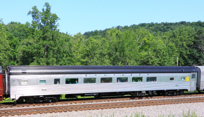 Southern Coach 829, owned by SARM and leased by NS 