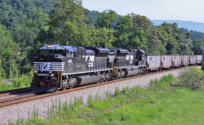 A pair of EMD Ace's lead a Westbound hopper train out of Roanoke. 