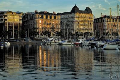 Sunset over Geneva's harbour