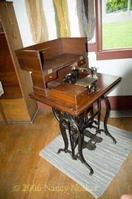 DSC_6923 Sewing machine