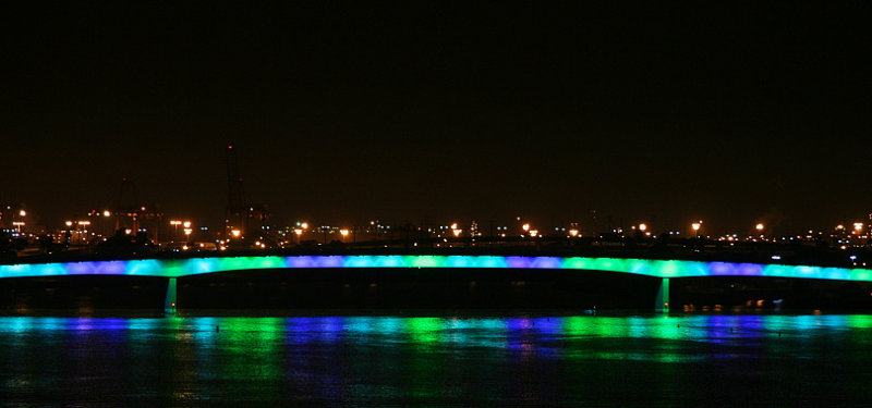 Bridge To Happyness Town  *  Traveller