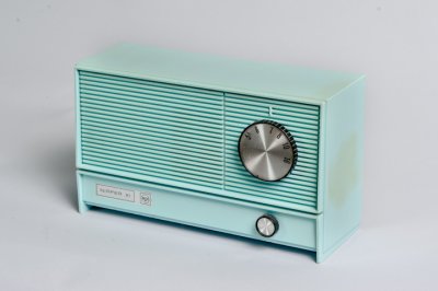 Radio transistor_ RCA Victor Modle Nipper XI _ Vers 1970