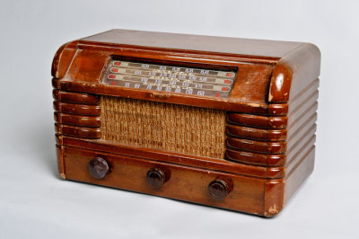 Radio a lampe _ RCA Victor Modle M-45 _ 1947