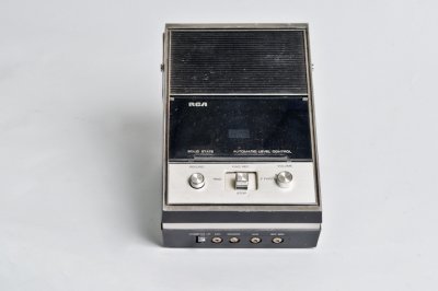 Magntophone a cassette _ RCA Victor Modle YZB-521E _ Vers 1970