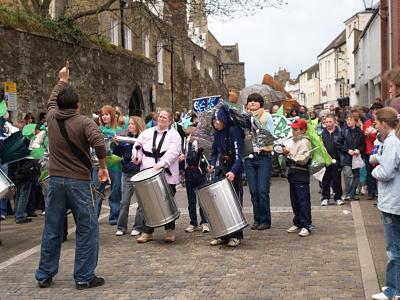 Halt for the samba band