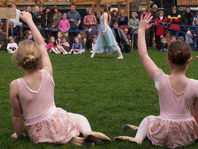 Ballet girls waving