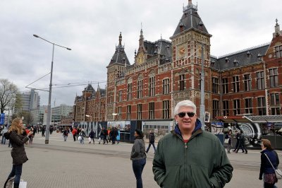 D3F_2040AmsterdamLarryCentralStation1.jpg