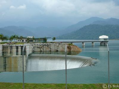 Kuala Selangor Dam.jpg