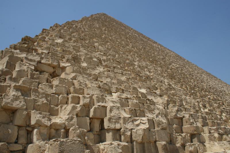 1553 18th June 06 The Pyramids.jpg