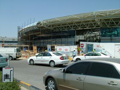 1325 29th April 06 Ongoing Construction Arrivals Area.JPG