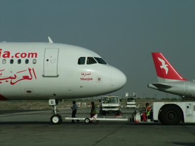 1656 23rd May Busy Ramp at Sharjah.JPG