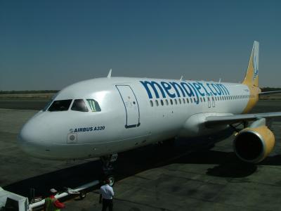 0921 23rd May 06 Menajet pushing back for Doha.JPG