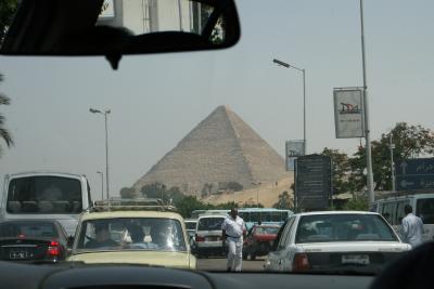 1537 18th June 06 First Clear view of the Pyramids.jpg