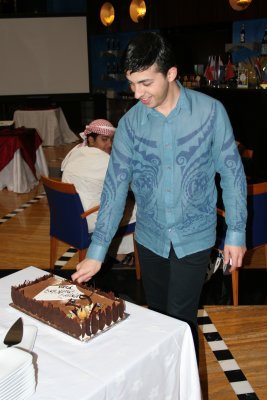2120 7th July 06 Fadi cutting his birthday cake.JPG