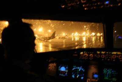 1935 22nd July 06 Dark Wet night in Mumbai.JPG