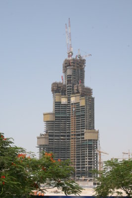 Building Burj Dubai July 2006.JPG