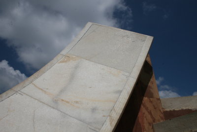 Sundial at City Observatory Jaipur.JPG