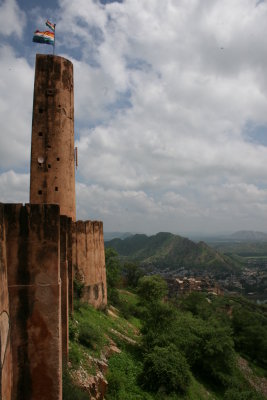 Flags Tiger Fort Jaipur.JPG