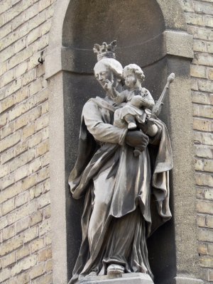 Staande Maria met Kind - Predikherenstraat 14