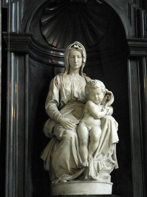 Madonna met kind - Onze Lieve Vrouwekerk