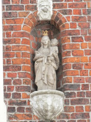 Staande Maria met Kind (koningin) - Westmeers 10