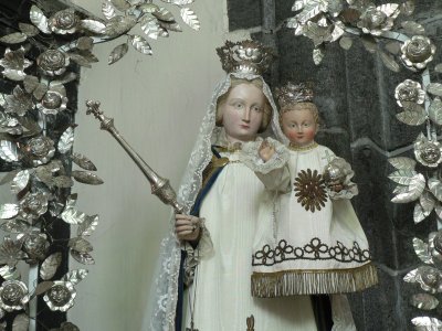 Staande Maria met Kind (koningin) - Sint-Jacobskerk