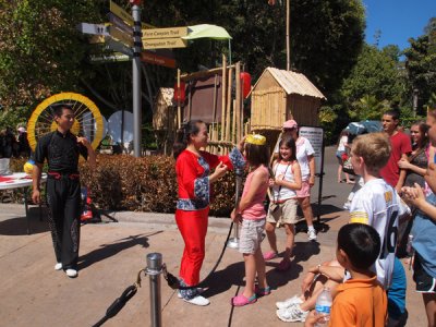 Chinese performers that balanced and juggled different stuff.  They put this hat on Reagan before juggling it on a an umbrella