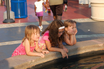 Rory, Jennifer and Reagan checking out a fountain