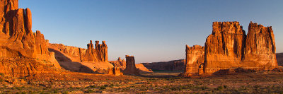 Arches - Three Gossips and Courthouse Towers
