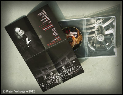 Inlay Pics for the New GILI DVD Iedereen Paranormaal