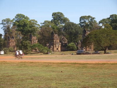 PC300905_lr.jpg