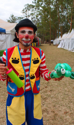 Parque Metropolitan Sabana Turtle Balloon Clown