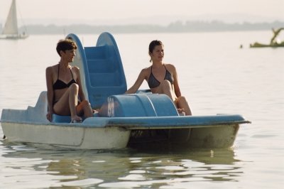 Vizibiciklis hölgyek - Ladies with paddleboat.jpg