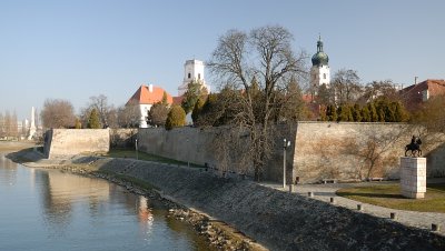 g4/37/699437/3/142375905.qSKVHuKH.jpg