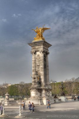 Pont Alexandre III Statue