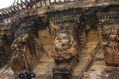 Palermo - old villa balcony detail