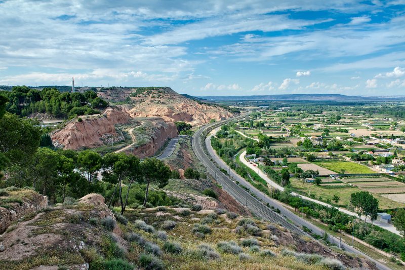 Road and rail, Tudela