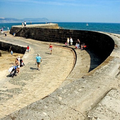 The curving Cobb, Lyme Regis