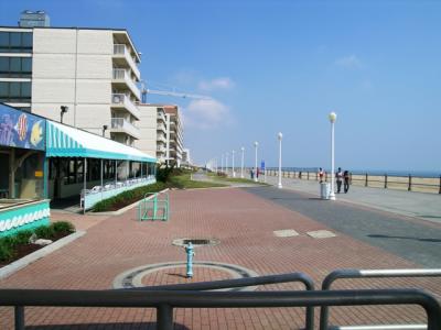 Looking north on the boardwalk.
