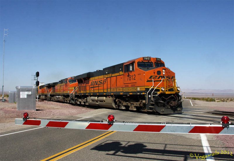 BNSF 7812 EB Autorack