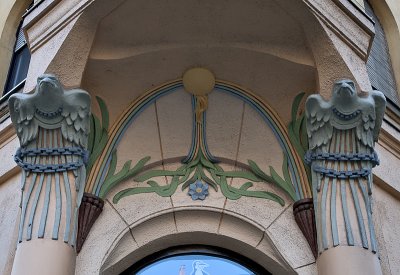 Regal entryway