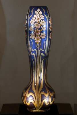 Monumental vase, flowers (1900)