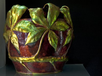 Flowerpot, chestnut leaves (1901)