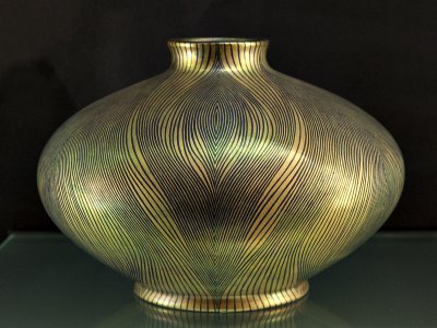 Flattened spherical vase (1898-1899)
